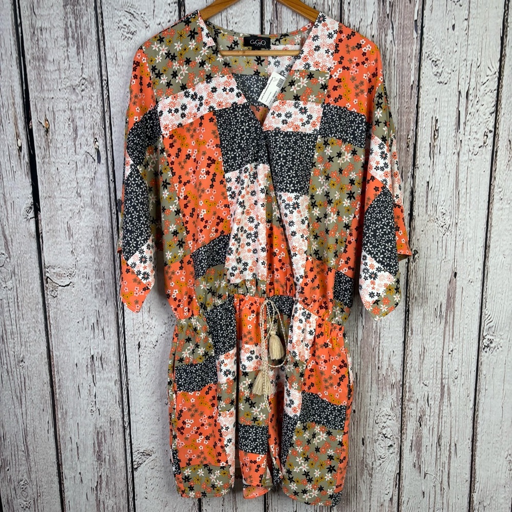 🏷️NWT GiGiO Patchwork Romper Size Medium Multicolor Floral Pattern Kimono Sleeve - Picture 2 of 16